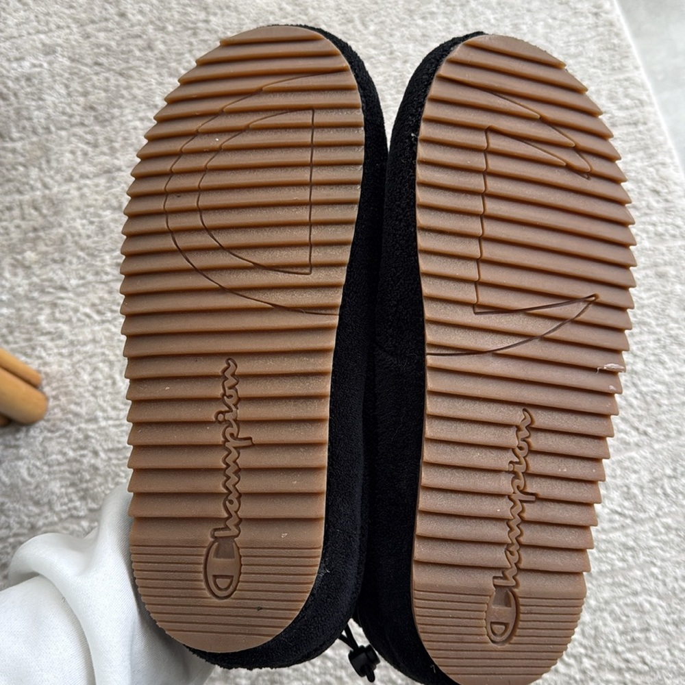 Gently Worn Champion University Men's Embroidered Black Soft Fleece Slippers-11 - Picture 6 of 8